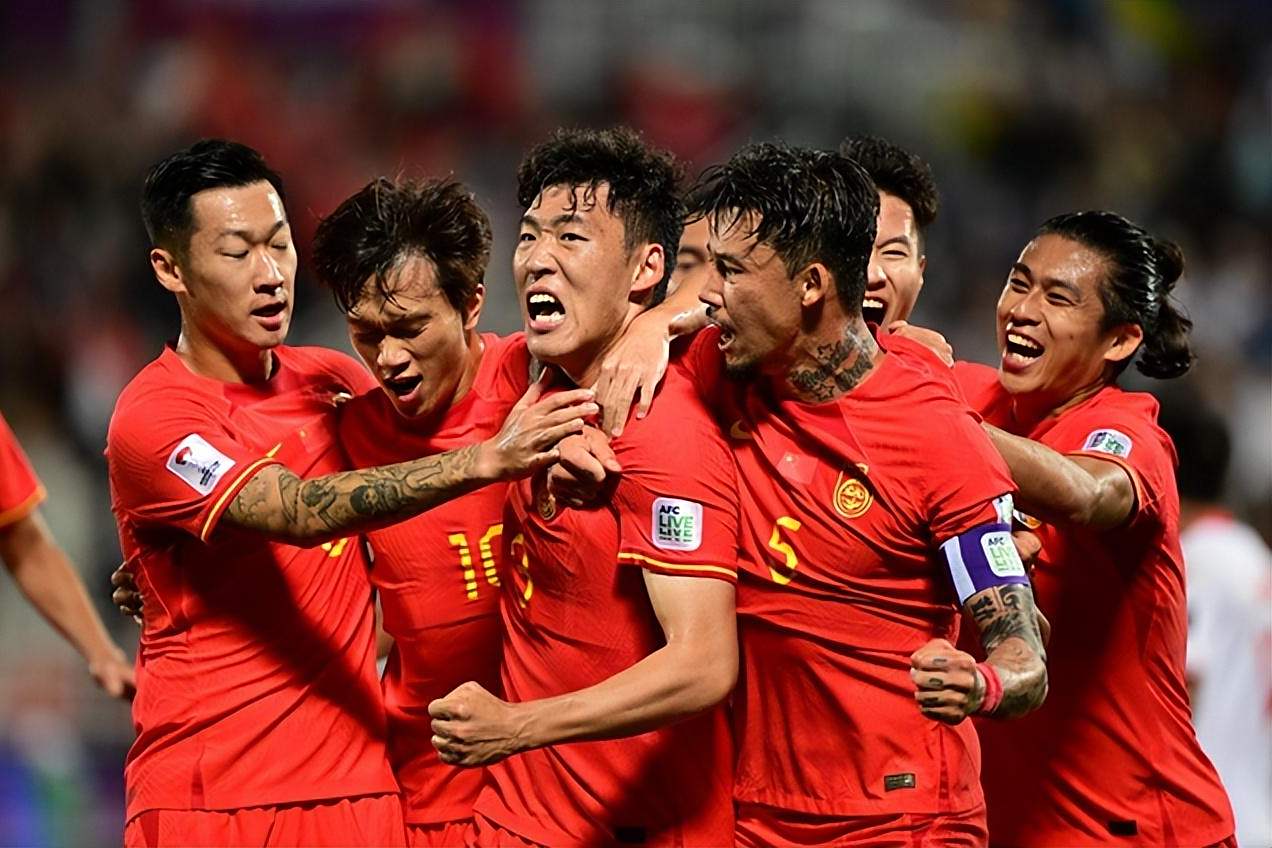 爱游戏官方入口德罗巴巅峰对决，莎拉波娃与40激战G2分钟，战术调整胜负难料！(莎拉波娃战绩)