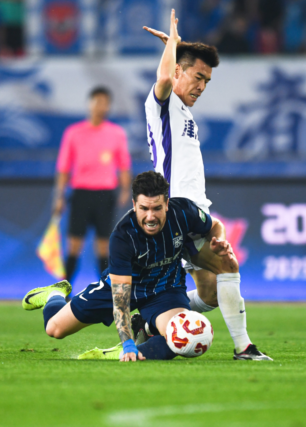 爱游戏网址转会期突围战来临，武汉三镇围绕中超状态回暖，态度坚定，年轻球员得到机会的简单介绍