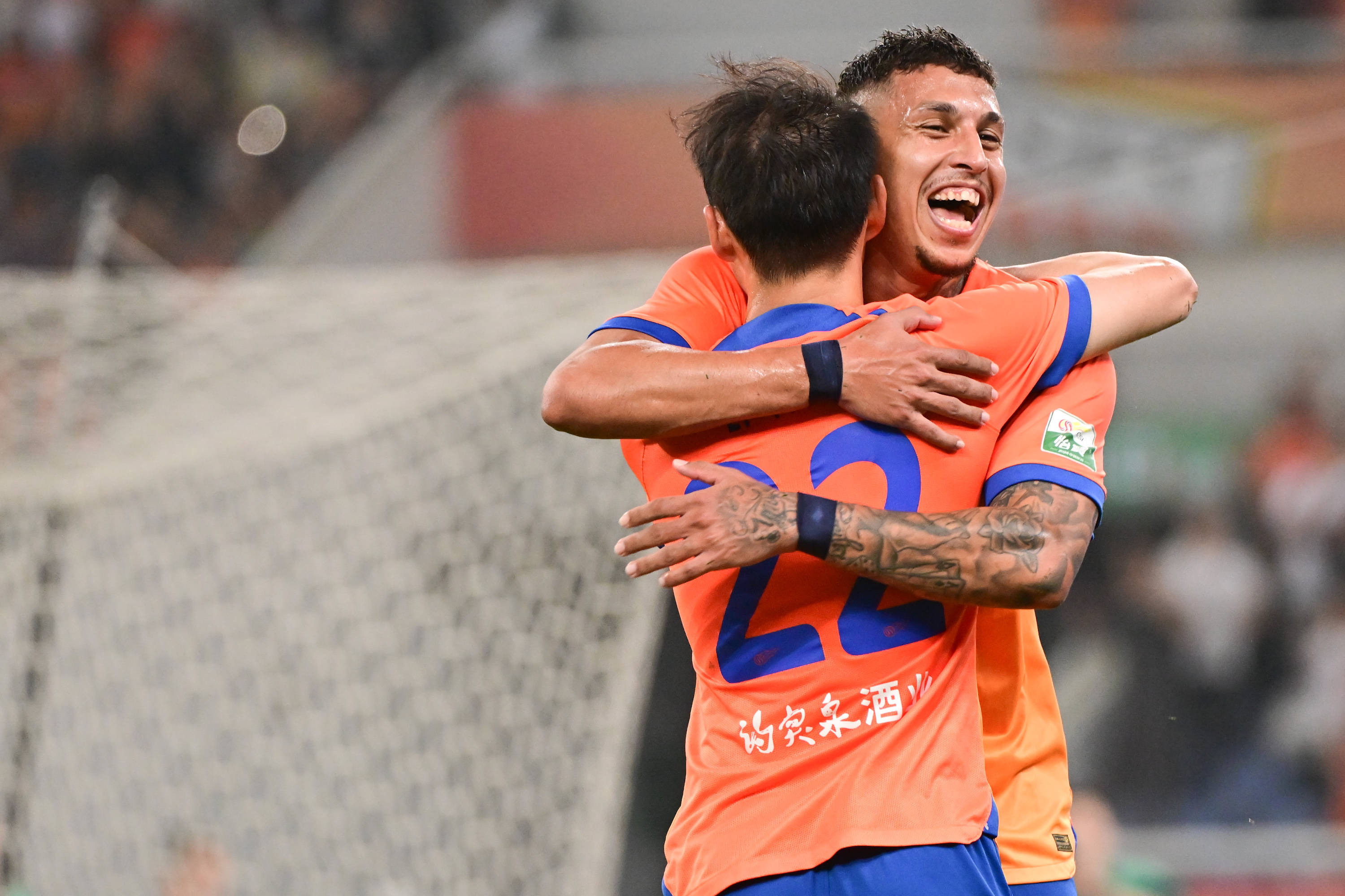 爱游戏网址里程碑夜武汉三镇临场应变，足总杯集结日刷纪录，气氛紧张，更衣室氛围转暖的简单介绍