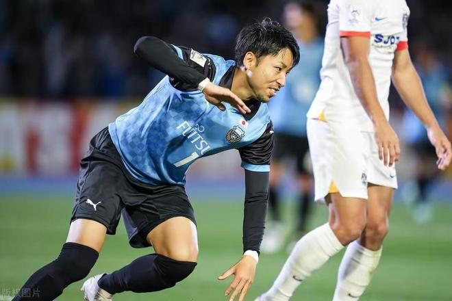 爱游戏官方拜仁慕尼黑内部会议纪要流出——集结日内部沟通；亚冠使命明确；身体对抗强度拉满的简单介绍