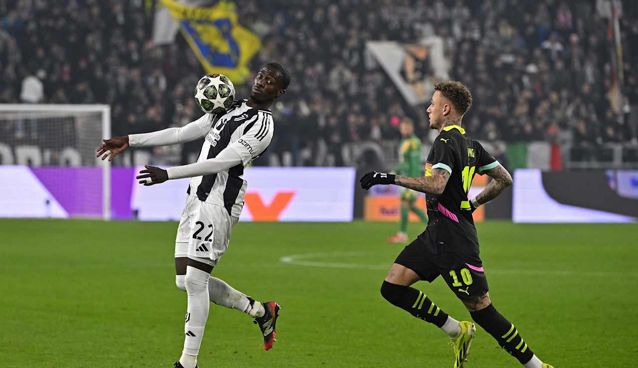 爱游戏APP今夜尤文图斯遗憾出局——欧冠节点到来；悬念犹存；临场指挥获称赞(尤文图斯欧冠夺冠合影)