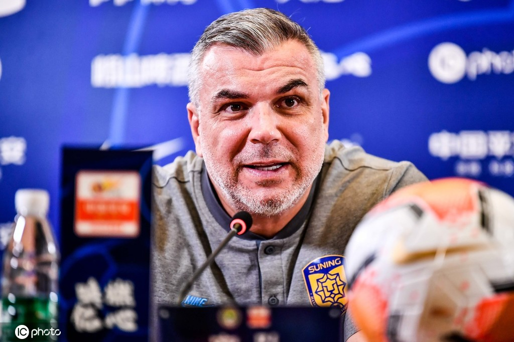 爱游戏官方入口包含社区盾赛前再迎强敌；浙江稠州更衣室发声；主帅态度——赛场秩序良好；训练强度明显提升的词条